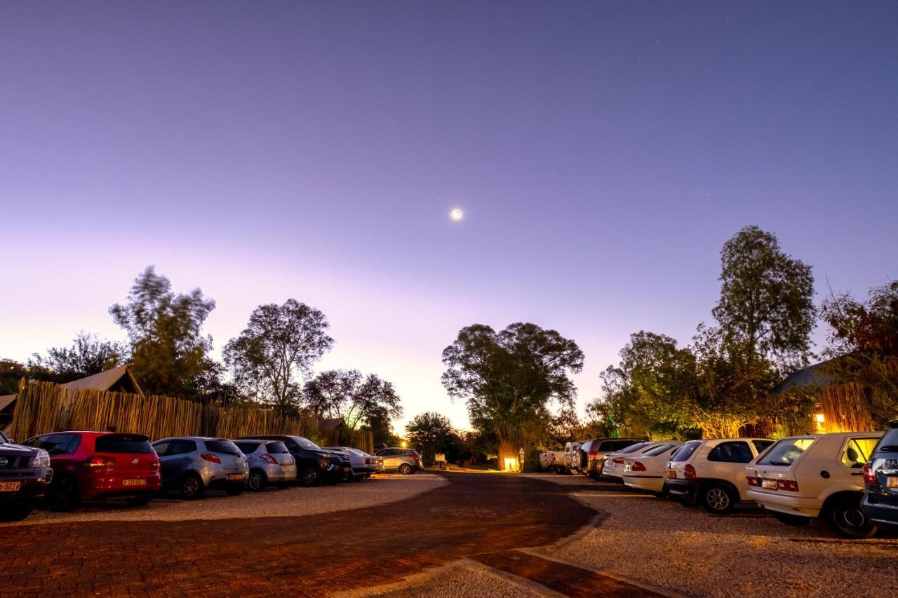 Urban Camp Hotel Windhoek Exterior photo
